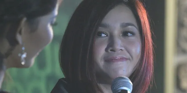 Jenuh Menyanyi, Maia Ingin di Balik Layar