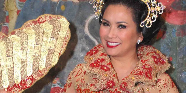 Titi DJ: Kebaya, Tertutup Tapi Tetap Seksi