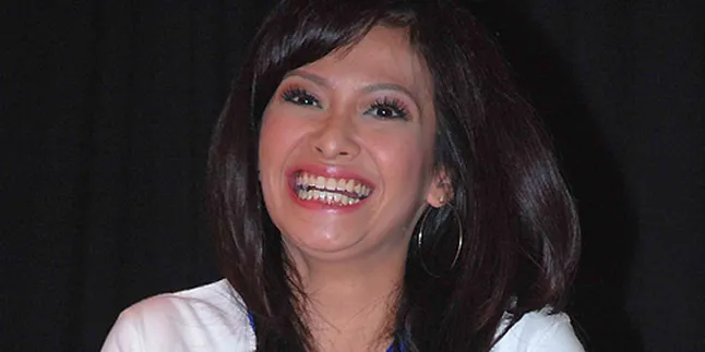 Ersa Mayori Gemar Makan Buah Pasca Melahirkan