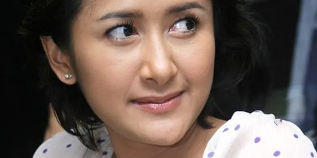 Widi, Hamil Kedua Tetap Menyusui