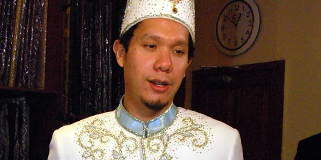 Angga Dapat Gelar Sutan Rangkayo Bungsu