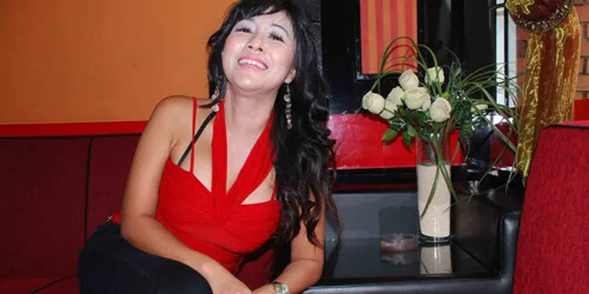 Tessa Mariska Jadi Dukun Seksi