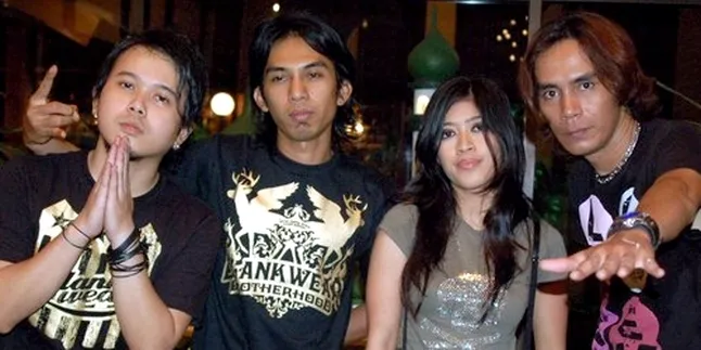 Utophia, Padukan Gelap dan Terang