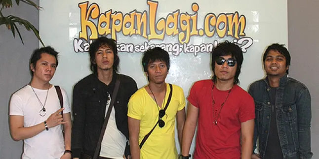 Armada Band Salut Sambutan Fans di Malang