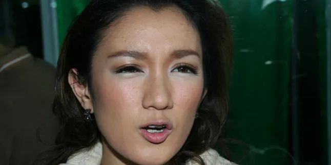 Melly SHE Tak Lagi Gunakan Plastik