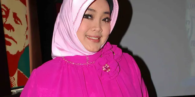 Rina Gunawan Suka Nyontek