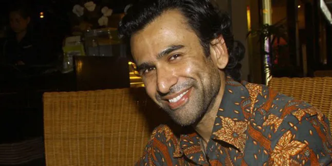 Jeremy Thomas Sibuk di Belakang Layar