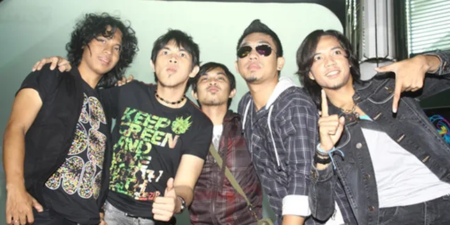 Dahsyatnya 2Syat Wujudkan Mimpi Zigaz Band