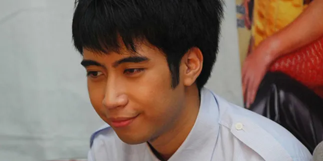 Vidi Aldiano Tekuni Dua Dunia