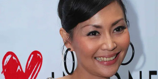 Tessa Kaunang, Istri dan Ibu Yang Sadar Diri