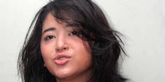 Bantah Operasi Plastik, Dewi Perssik Ngaku Pinter Dandan