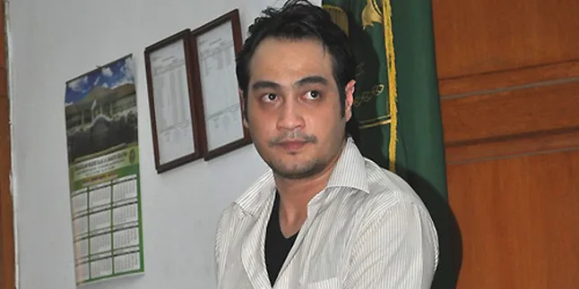 Ferry Irawan Disidang, Mantan Istri Nangis