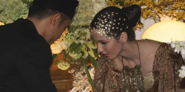 Lokasi Akad Nikah Ardie - Nia Dijaga Aparat Bersenjata Lokasi Akad Nikah Ardie - Nia Dijaga Aparat Bersenjata