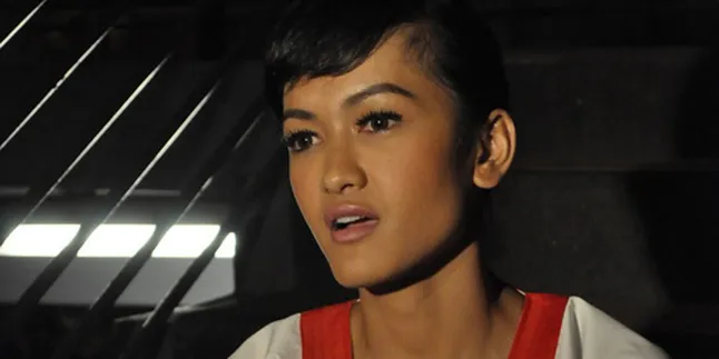 Dikritik Cici Paramida, Julia Perez Legowo