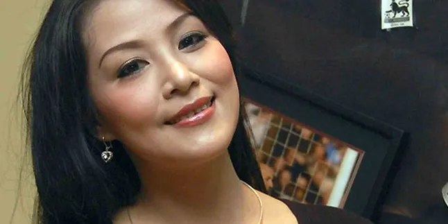 Maria Eva Lulus Program Magister