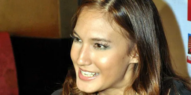 Nadine, Backpacking Sekaligus Bikin Film Dokumenter