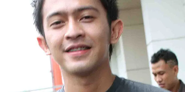 Tak Diundang, Nikita Datangi Preskon