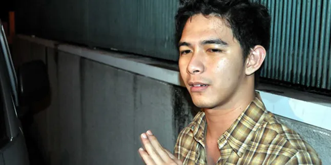 Ebes Pasrah Digugat Cerai