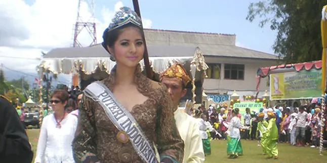 Qory Sandioriva Hadiri Pesta Rakyat dan Ultah Sultan Ternate