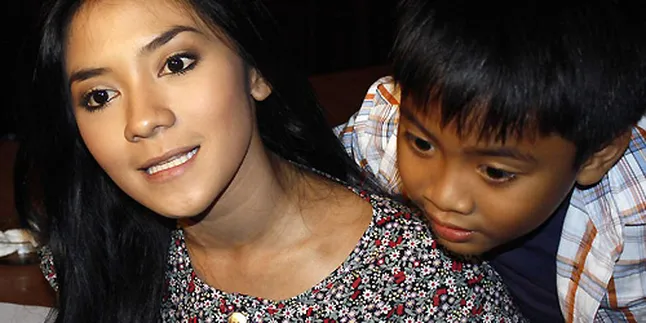 Enno Lerian Konsekuen Jadi Single Parent