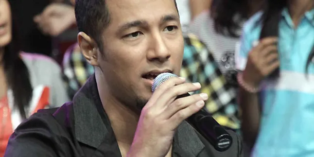 Marcell - Rima Melati Tunda Keberangkatan ke Bangkok