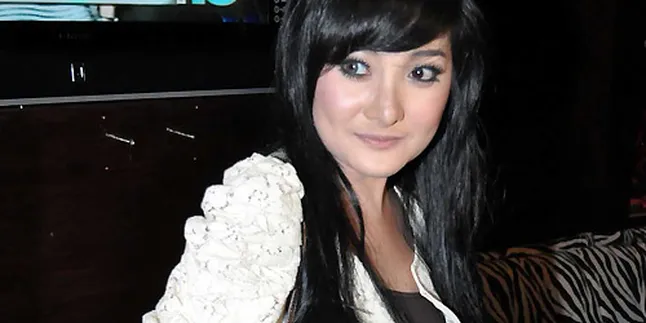 Kiki Amalia Pilih Nikah Sebelum Terjun ke Politik Kiki Amalia Pilih Nikah Sebelum Terjun ke Politik