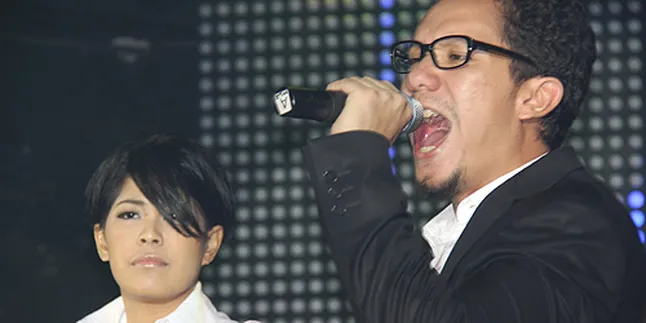 Maliq and D Essentials Makin Menggigit