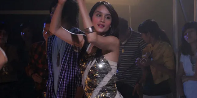 Cinta Laura Tak Bisa Dipisahkan dari Menari Cinta Laura Tak Bisa Dipisahkan dari Menari