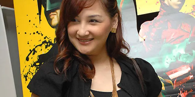 Pilih Anak, Mona Ratuliu Tolak Striping