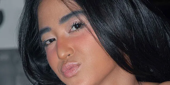 Dewi Perssik Bangga Digaet Ahmad Dhani