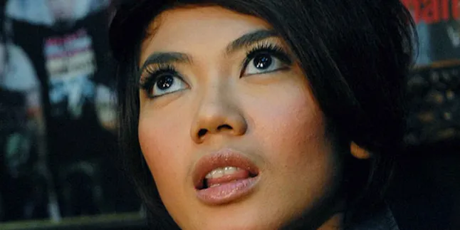 Purie Mahadewi Mengaku Telat Lulus Purie Mahadewi Mengaku Telat Lulus