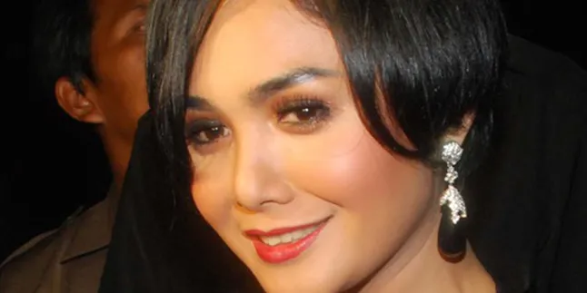 Yuni Shara Tidak Syok Dengan Berita Aneh Media