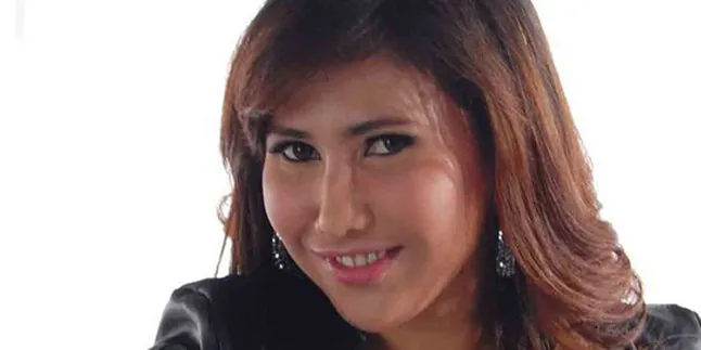 Dewi Cinta Ser-Seran Saat Peluk Samuel Rizal