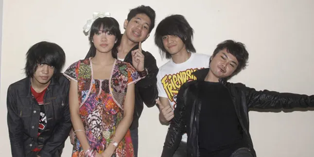 Vierra Kunjungi Fans Yang Sakit Kanker