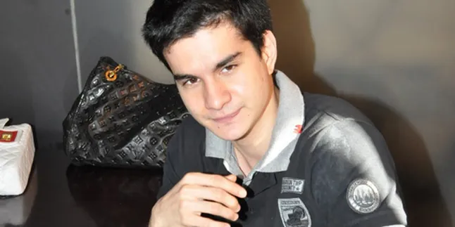 Steve Emmanuel Ingin Ambil Hak Asuh Anaknya