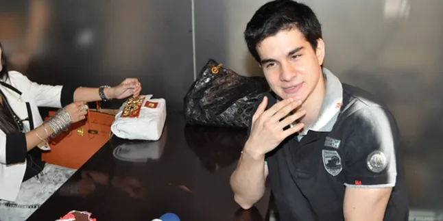 Steve Emmanuel Tak Peduli Kasus Andi - Keket