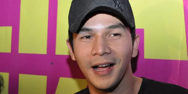 Jonathan Frizzy Bernostalgia Lewat Mobil Remote