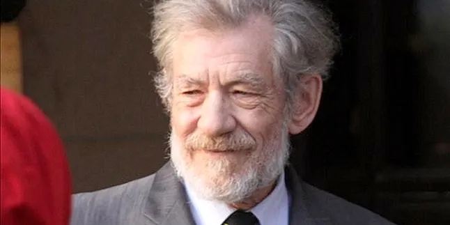 Ian McKellen Dikira Gelandangan