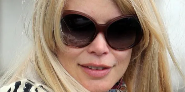 Hamil, Claudia Schiffer Pose Telanjang Hamil, Claudia Schiffer Pose Telanjang