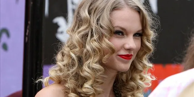 Taylor Swift Ingin Duet Bareng Jack White