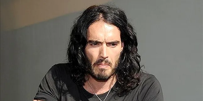 Russell Brand Punya Tim Khusus Pencari Kencan