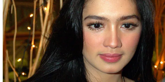 Jadi Ibu Tak Halangi Angel Karamoy Nonton Konser