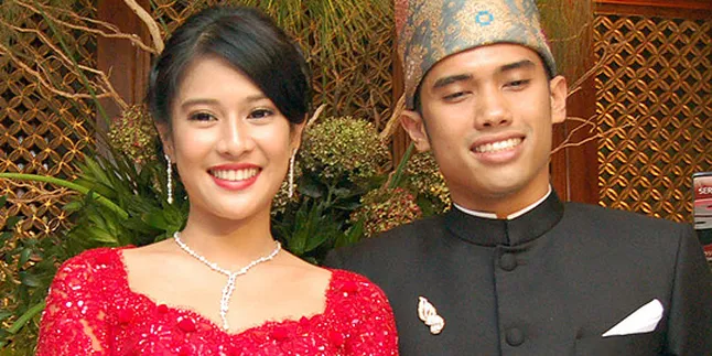 Acara Pengajian Dian Sastrowardoyo Dipenuhi Air Mata