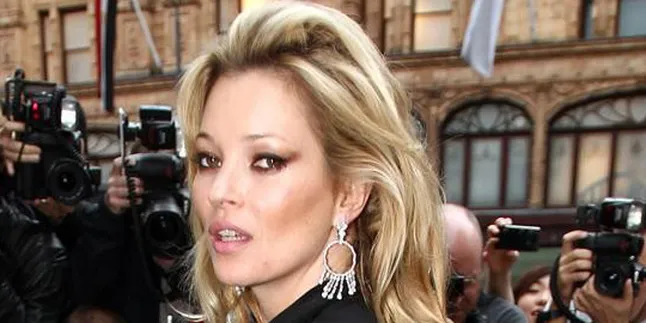 Foto Bugil Kate Moss Ditawarkan US$43.000