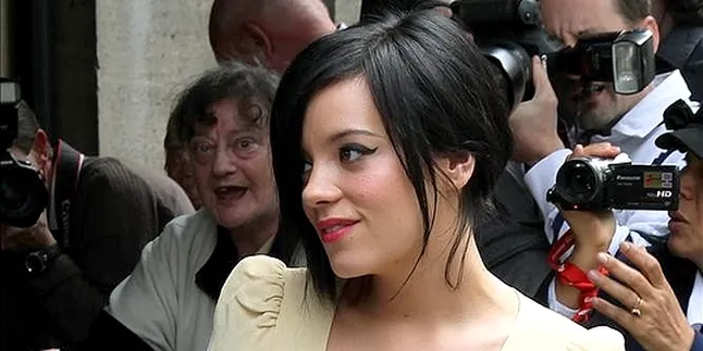 Lily Allen Pengen Bikin Lagu Buat Lady GaGa