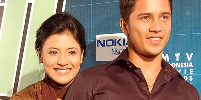 Fera Feriska Terkena Demam 'Fathirholic'