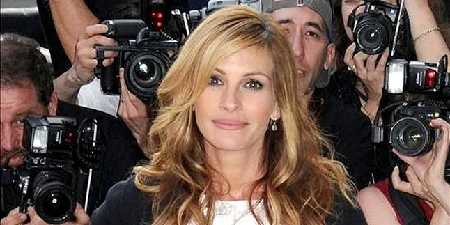 Julia Roberts Menjahit Agar Tetap Waras