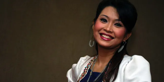 Ratna Listy Ajak Lestarikan Musik Keroncong Ratna Listy Ajak Lestarikan Musik Keroncong