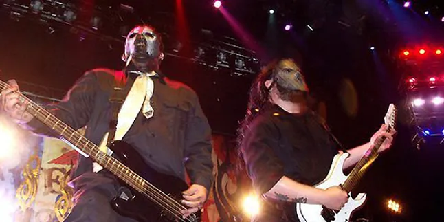 Bassist Slipknot 'The Pig' Ditemukan Tewas! Bassist Slipknot 'The Pig' Ditemukan Tewas!