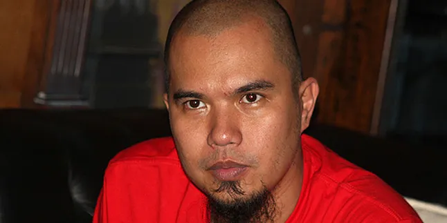 Ahmad Dhani Syuting di Rumahnya Sendiri Demi Anak